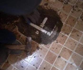 错那卫生间漏水维修公司为您分享下卫生间渗水如何处理及注意事项